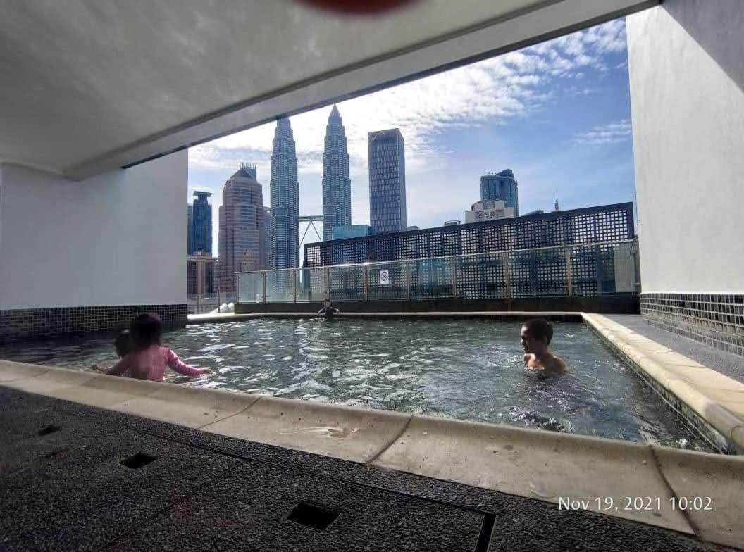 Klcc Legasi Direct View With A Superking Bed At A 3-Bedroom Premium Unit クアラルンプール エクステリア 写真