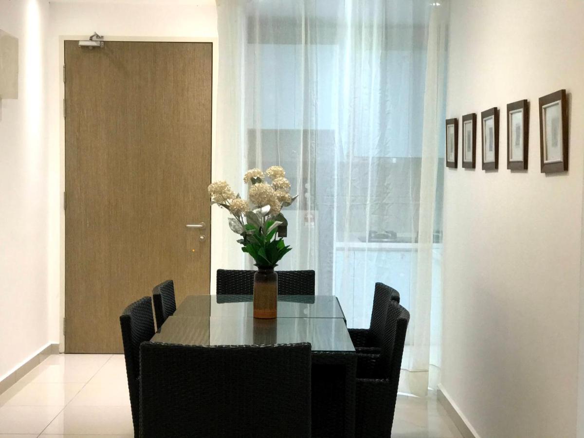 Klcc Legasi Direct View With A Superking Bed At A 3-Bedroom Premium Unit クアラルンプール エクステリア 写真